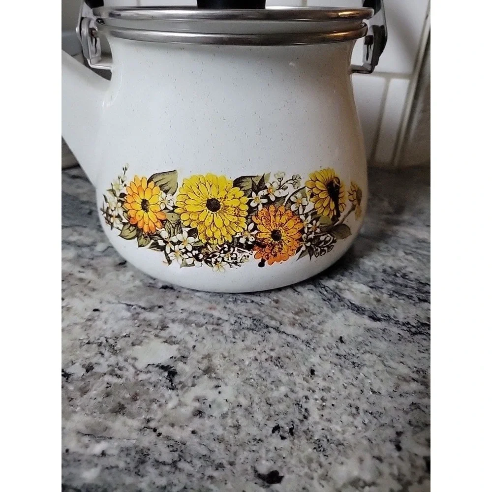 Vintage Ekco Country Garden Kettle Porcelain Clad - Picture 6 of 6